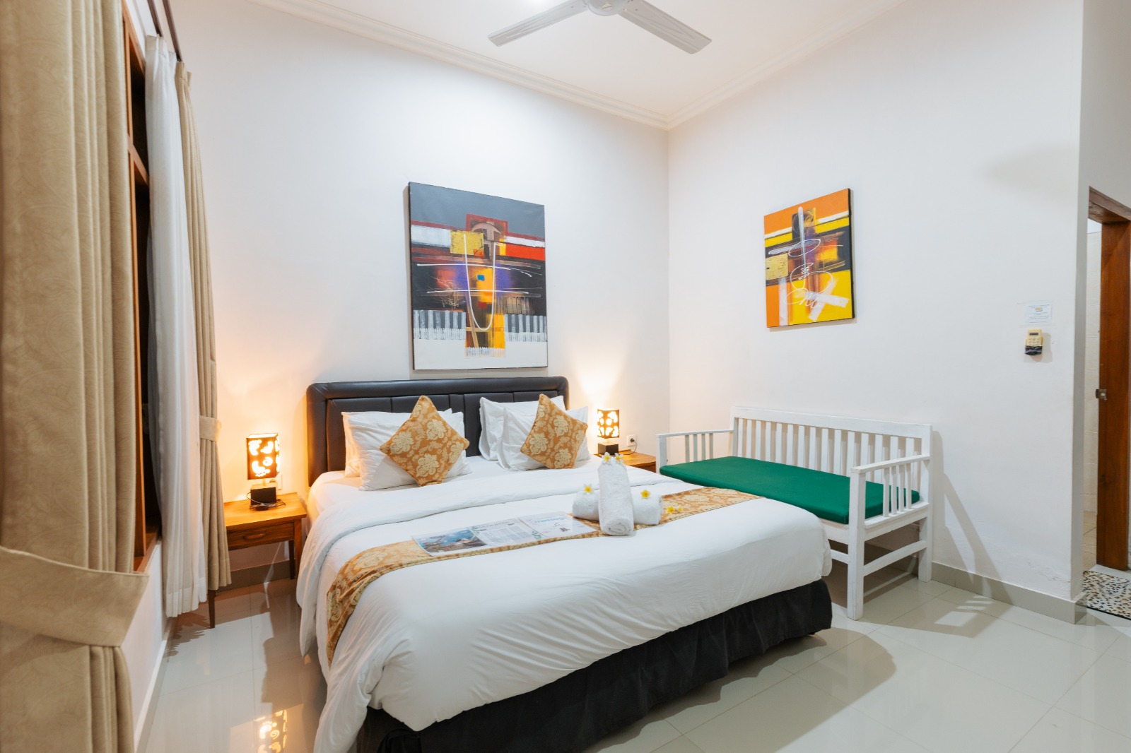 Comfortable deluxe room for two people