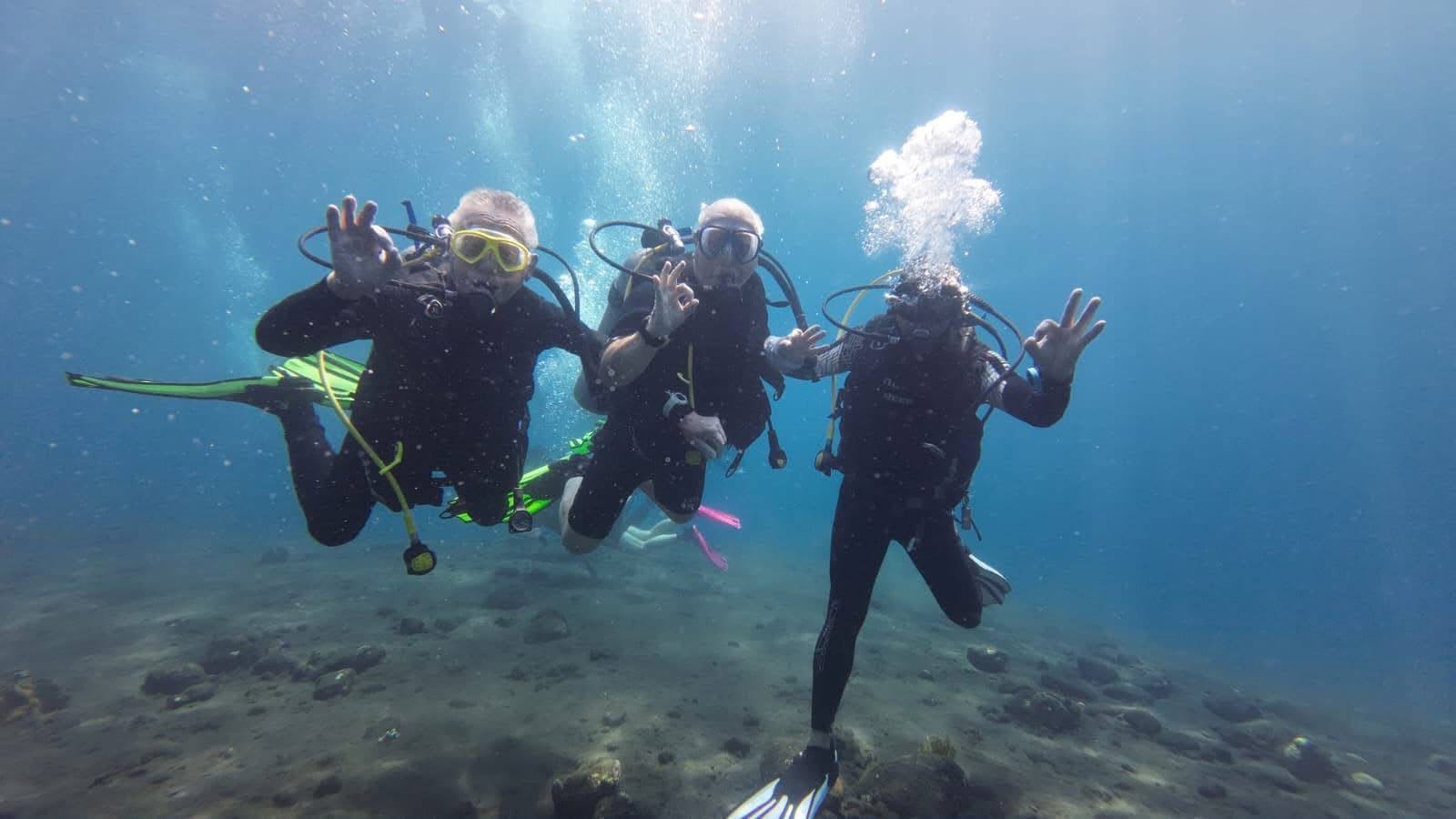 Oceanfront accommodation for a complete dive training journey